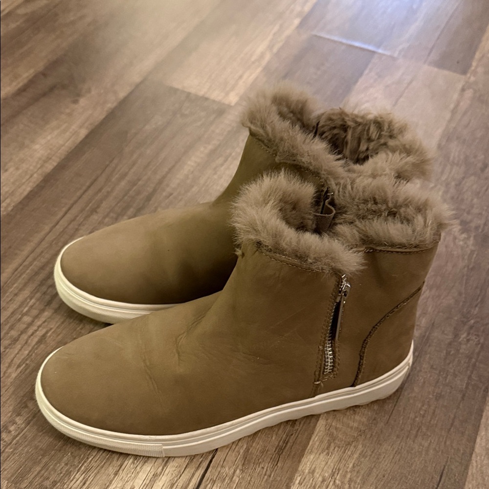 J Slides Brown Fur-Lined Winter Boots